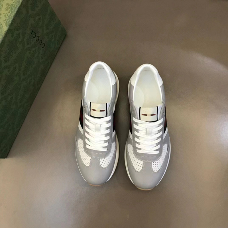 Mode lyxklänningskor män skärmare mjuk botten löpande sneakers Italy förfinat elastiskt band lågt topp mesh läder andningsbara designer casual tränare låda eu 38-45