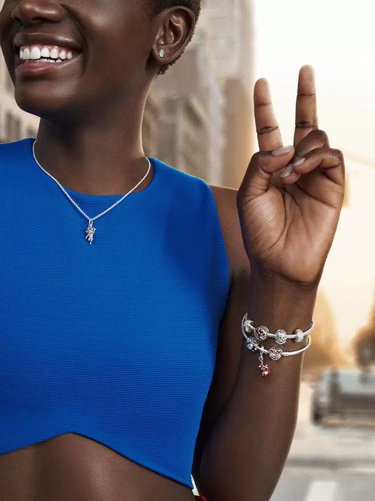 De nieuwe populaire 925 sterling zilveren Pandora-bedelarmband is geschikt voor de productie van klassieke vrouwelijke sieraden, mode-accessoires, gratis groothandelsvracht