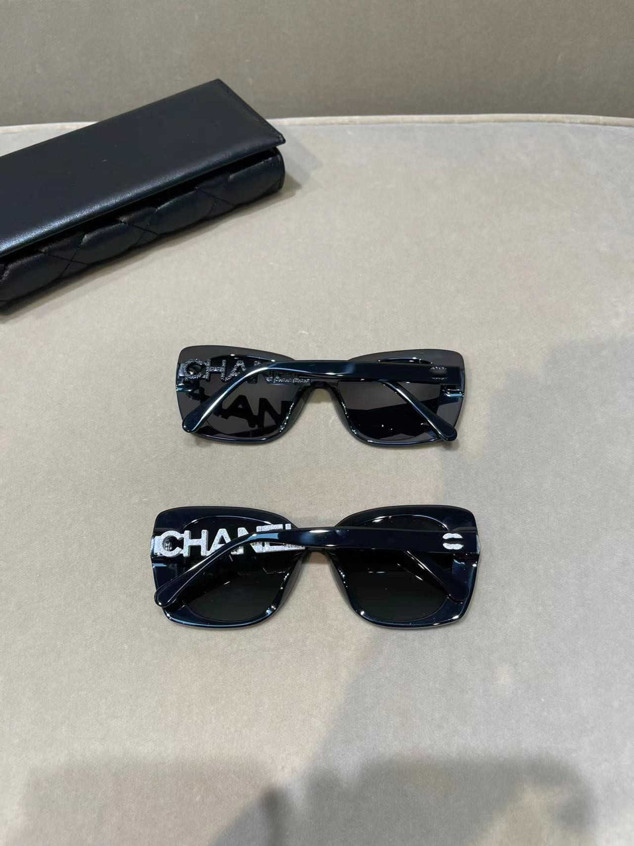 2024 Mode von Luxusdesigner neuer Männer- und Frauen -Sonnenbrillen vor weiblichen Ins Anti -Diamant -Buchstaben 5422 Fahren mit Abschlüssen