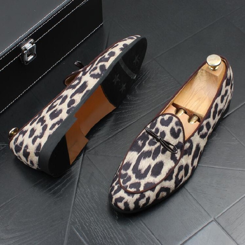 Nuovo arrivo stampa leopardata scarpe di design uomo moda banchetto abiti da ballo scarpe traspiranti slip on scarpe da guida mocassino giovani D2H6