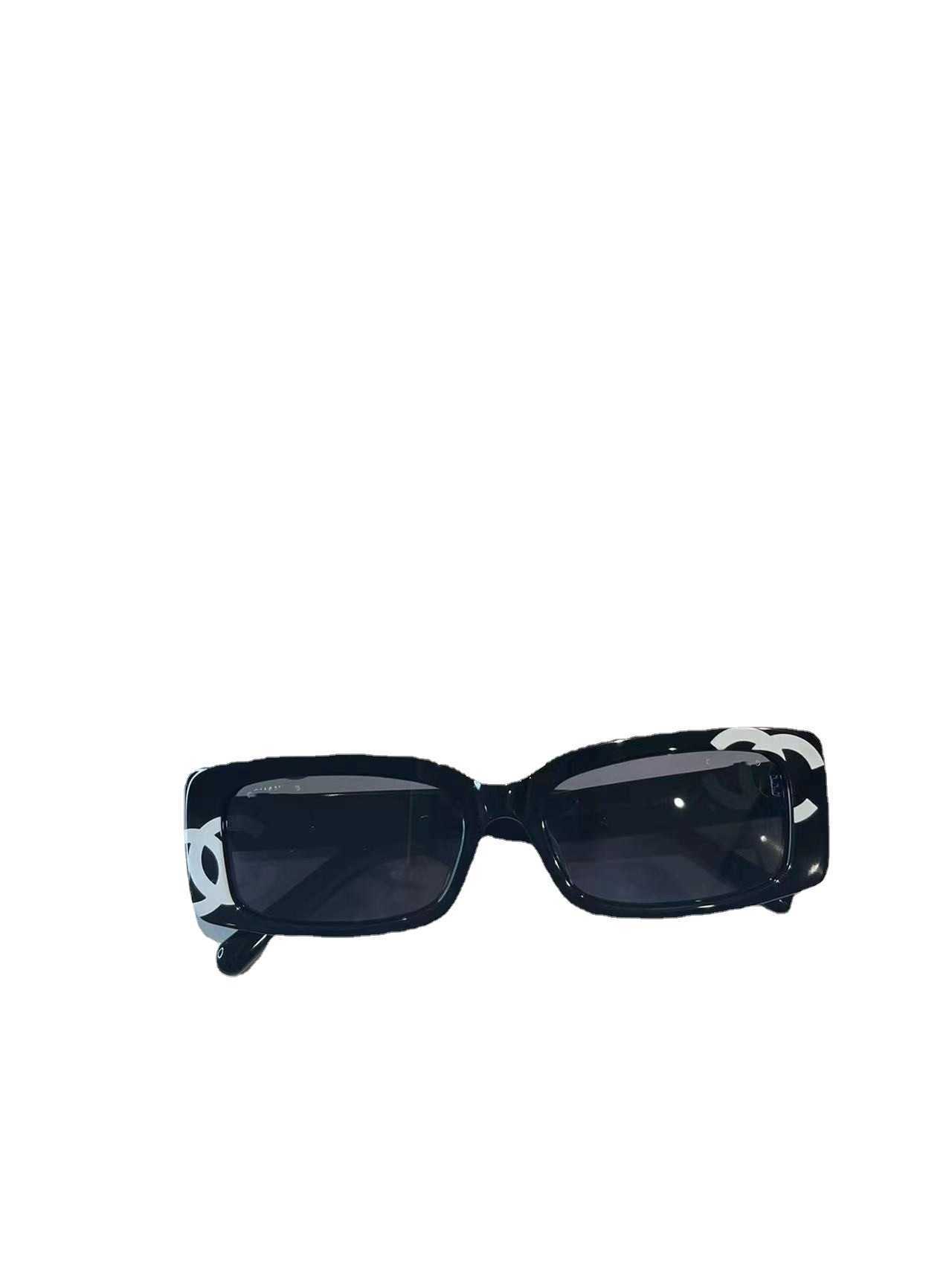 Gafas de sol de diseñador 10% de descuento en el diseñador de lujo Nuevas gafas de sol para hombres y mujeres 20% de descuento en la impresión Classic Fashion Personalidad Rectangular estrecho 71473