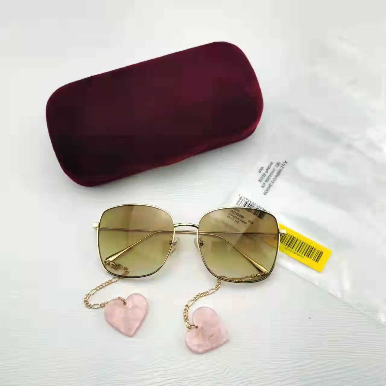 2024 fashion OFF Luxury Designer New Men's and Women's Sunglasses Off Ultra Light Full Frame GG1030S with Unique Pendant Style