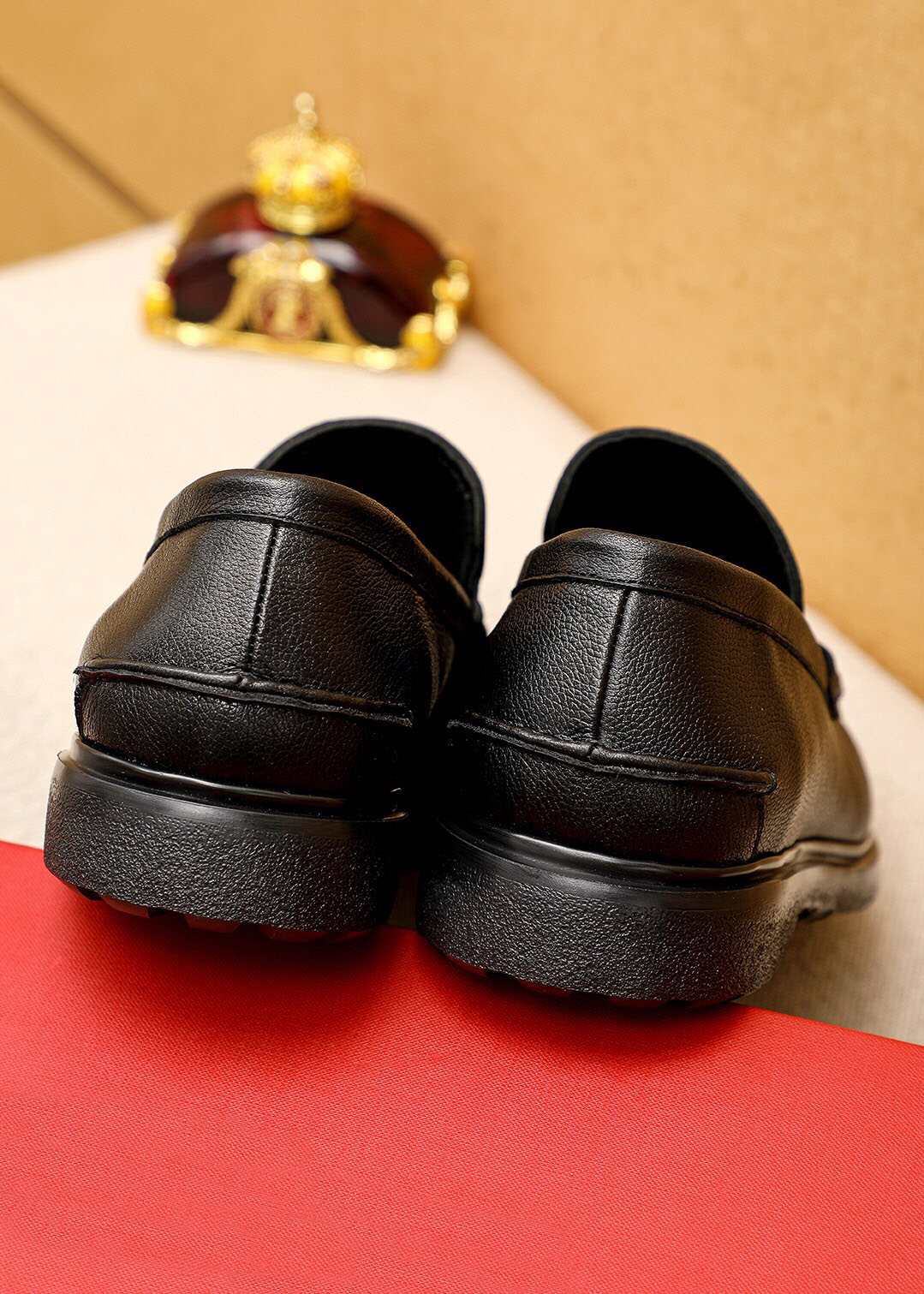 2023 الرجال أزياء اللباس أحذية ماركة جلد طبيعي الأعمال مكتب العمل الرسمي متعطل الذكور العلامة التجارية مصمم حفل زفاف الشقق الحجم 38-45