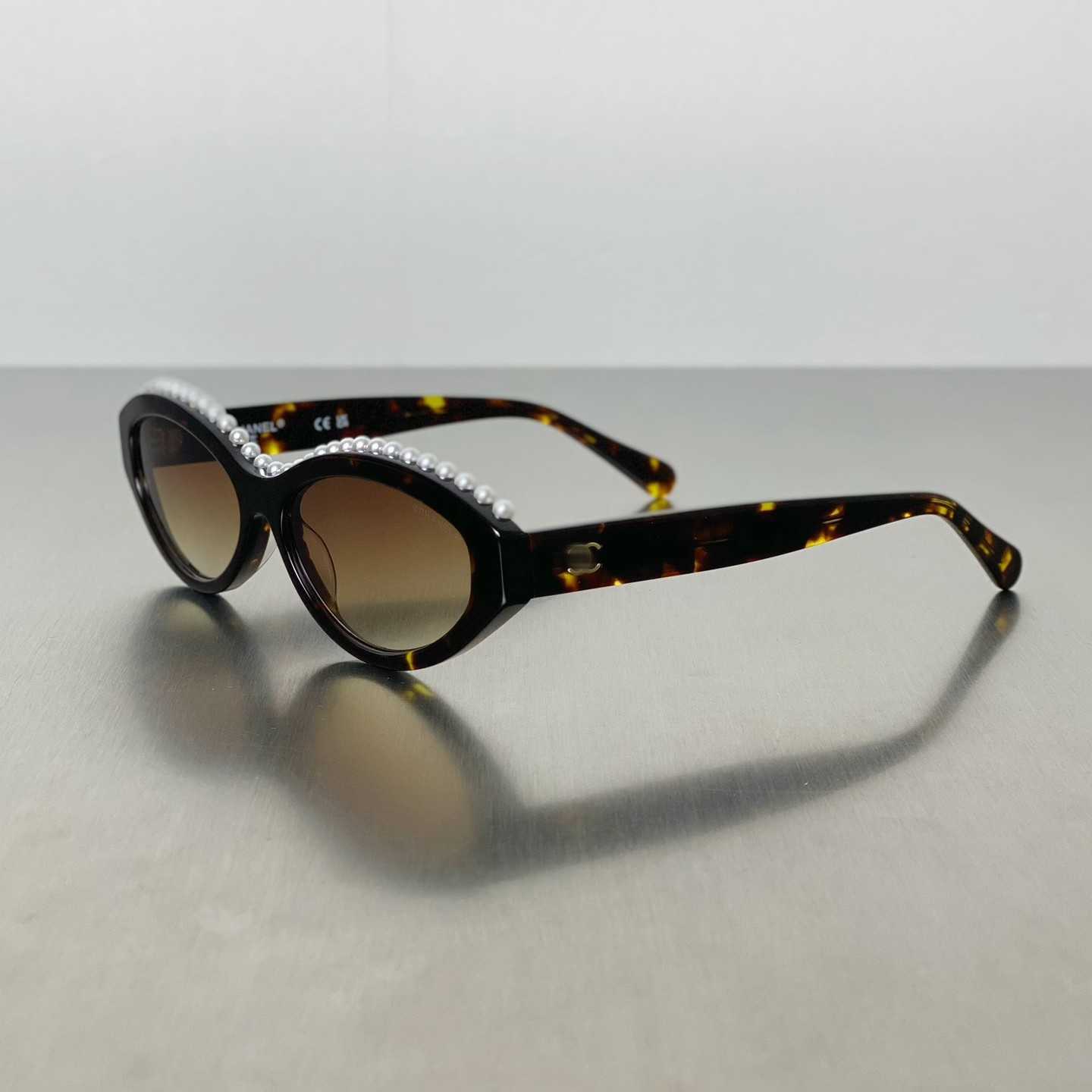Óculos de sol designers 10% de desconto em designer de luxo Novos óculos de sol masculinos e femininos 20% OFF Frame Pearl Border Cat's Eye French Premium Ch9110