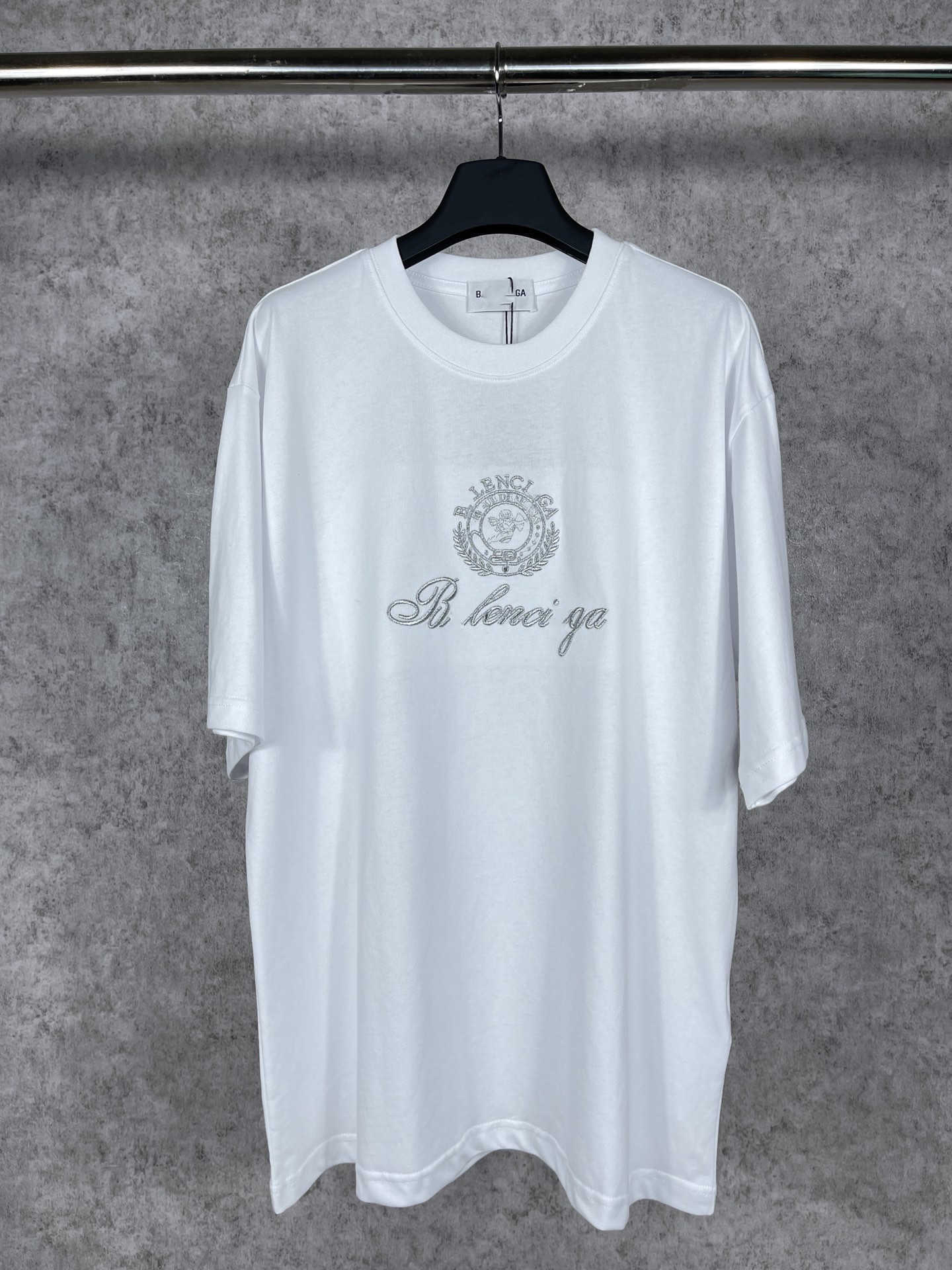 럭셔리 디자이너 여성 T 셔츠 하이 에디션 여름 가족 발렌타인 데이 독점 큐피드 골드 자수 소매 티셔츠