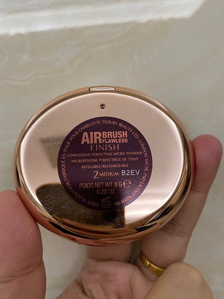 Polvere aerografo Flawless Finish Fair Medium 8g Nuova scatola Naturale a lunga durata Pefecting il viso Fissaggio pressato Micro Cake Powders Famoso trucco tutte le pelli