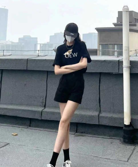 Designer summer women t shirt Shirt Yan Chosen 2023SS Luo Family's Mobile Castle Cartoon Animation Embroidery Round Neck Sleeve T-shirt Female