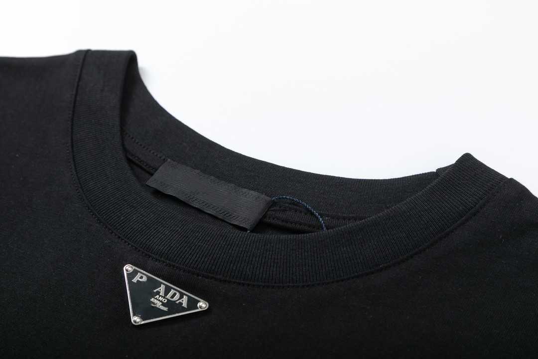 Luxury Designer women t shirt Shirt 2023 Summer High Street Neckline Triangle Iron Round Neck Casual Sleeve Unisex