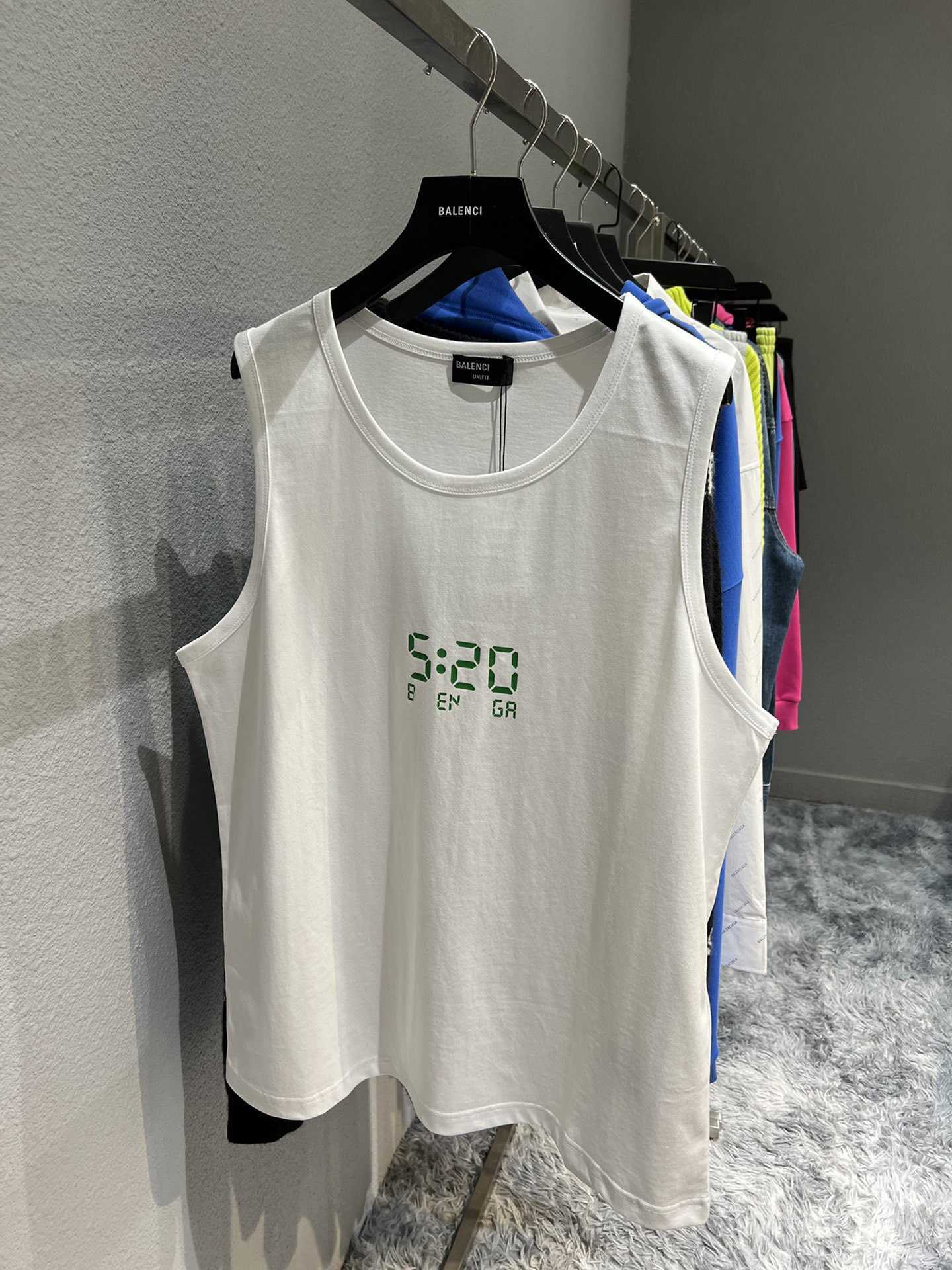 Designer Summer Women T Shirt Shirt High Edition 520 Exclusive Digital Clock Glow Letter Print Ins Casual Mortile Tank Top T-shirt