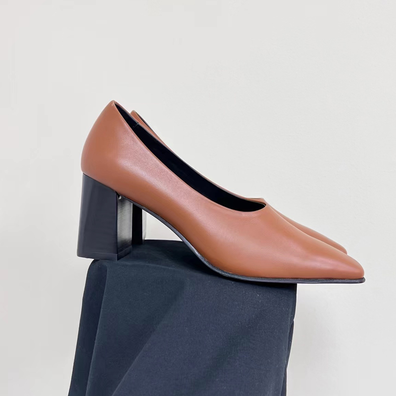 2023 Femmes Designer Luxe Square Toe Sandales à talons hauts Mode classique en cuir véritable Sexy couleur pure Casual Chaussures d'extérieur Ladys Sandale à talon épais imperméable