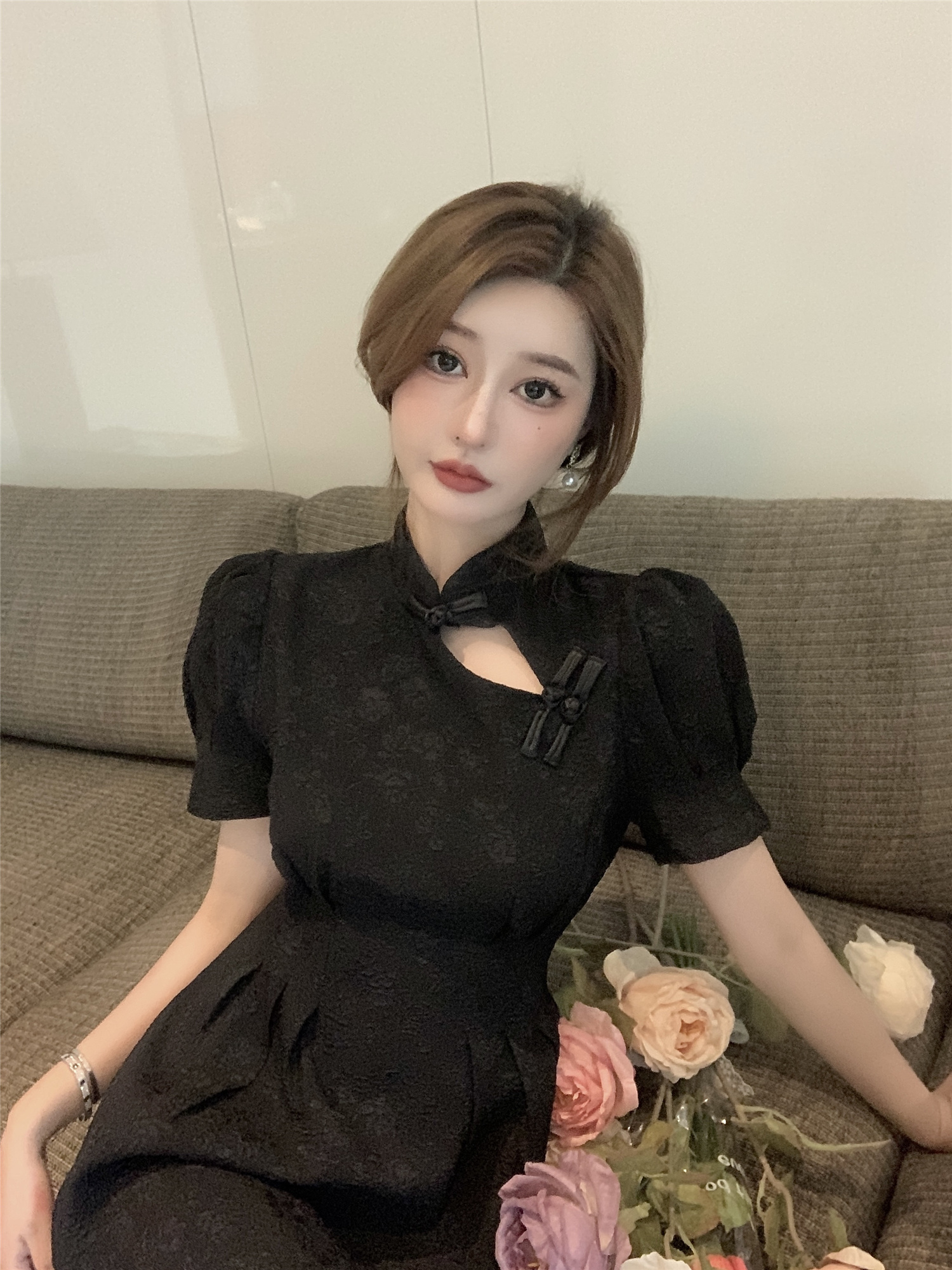 Dames opstaande kraag cheongsam casual jurken bladerdeeg korte mouw zwarte kleur jacquard geweven slanke taille korte vestidos SMLXL