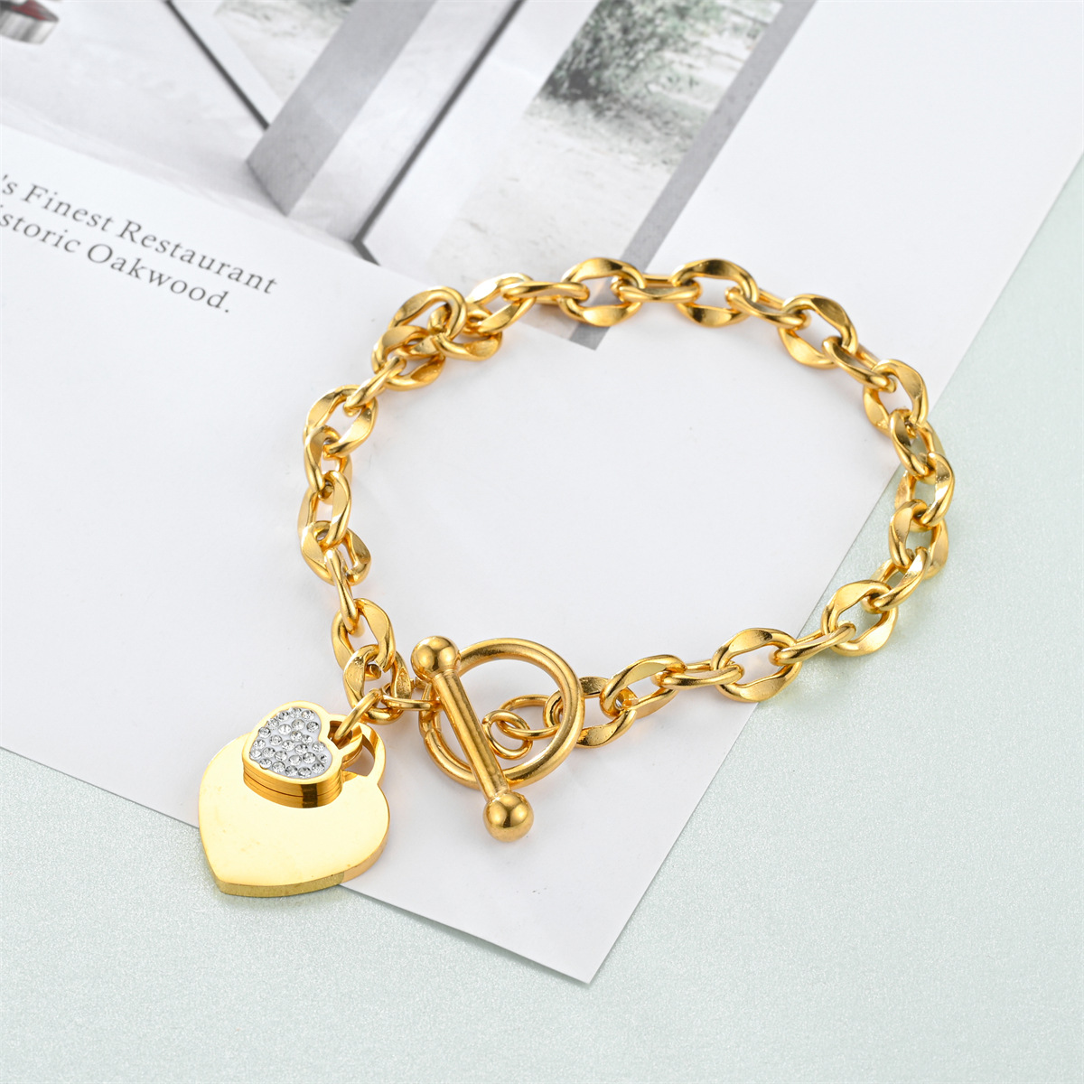 Nieuwe Mode hartvormige Zirkoon Armband Goud Kleur OT Sluiting Titanium Stalen Sieraden Vrouw Gift Niet Vervagen