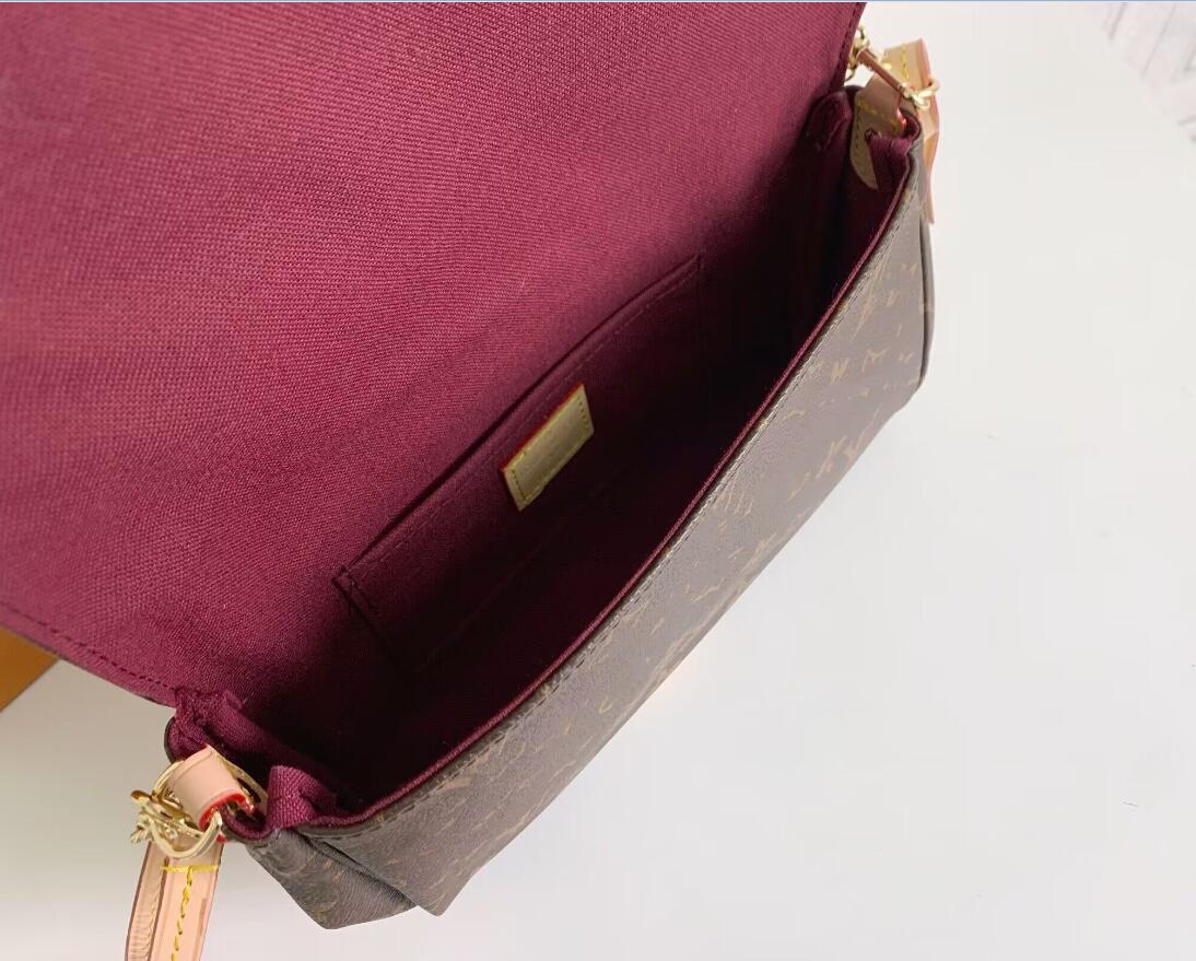 Couro genuíno 40718 Bola favorita Moda Mulheres Crossbody Bag Lady Designer Sacos de corrente embreagem Correia de ouro Alta qualidade 3 cores marrom