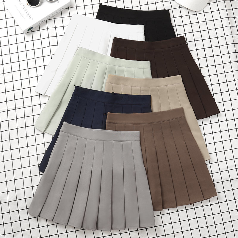 Pleated skirt pencil skirt: Does the style *really* matter, or
