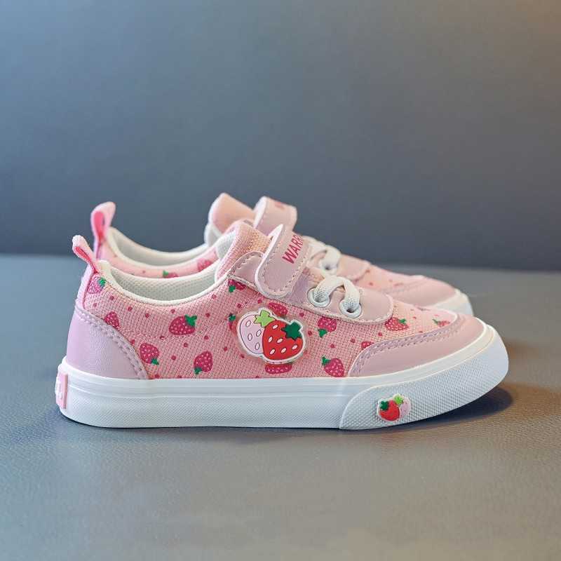 Athletic Outdoor Huili Children's Canvas Shoes Girls Strawberry Cute Board Shoes Little Fresh Casual Sneakers AA230503