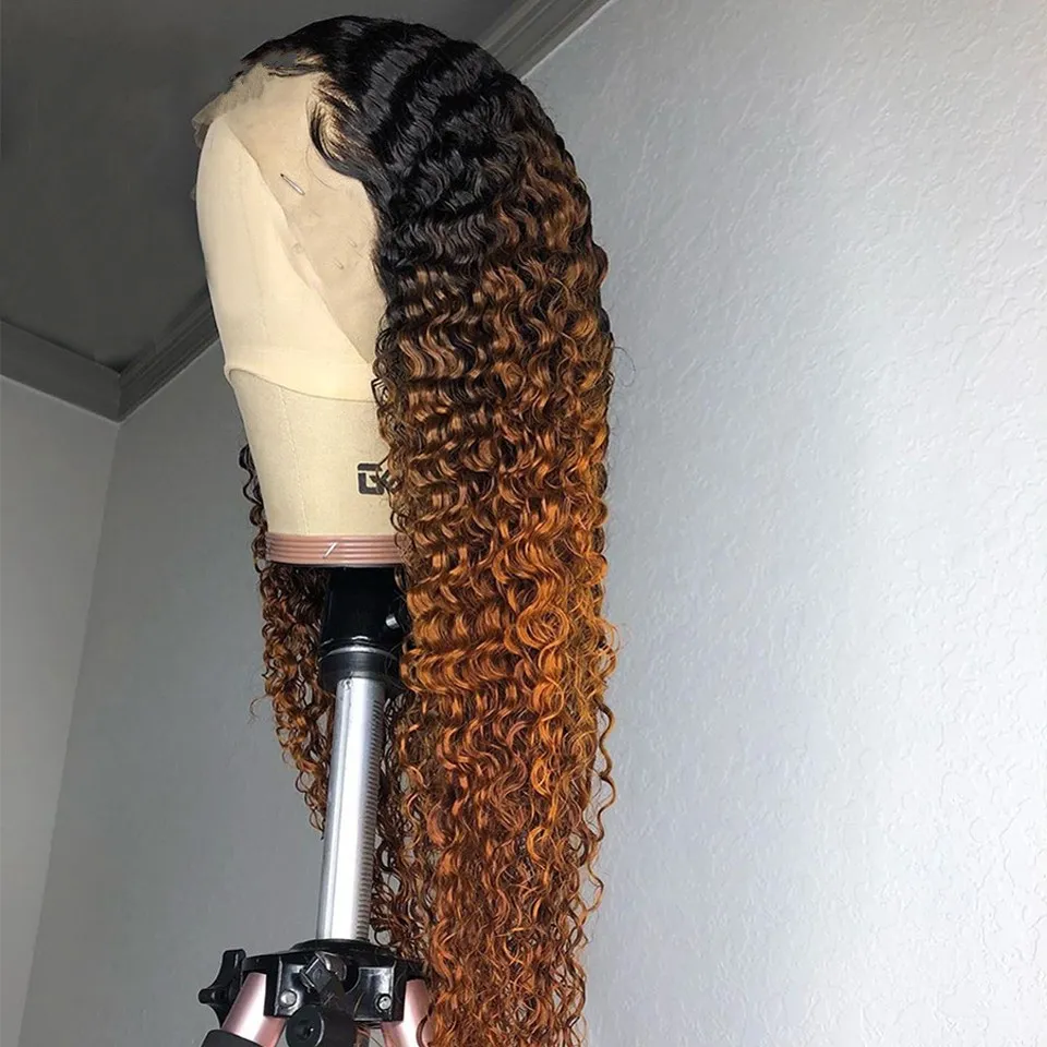 Nuevas pelucas largas sueltas de cabello humano de onda profunda para mujeres negras Ombre Brown / Blonde / Blue Color Kinky Curly Peluca delantera de encaje sintético Cosplay Party