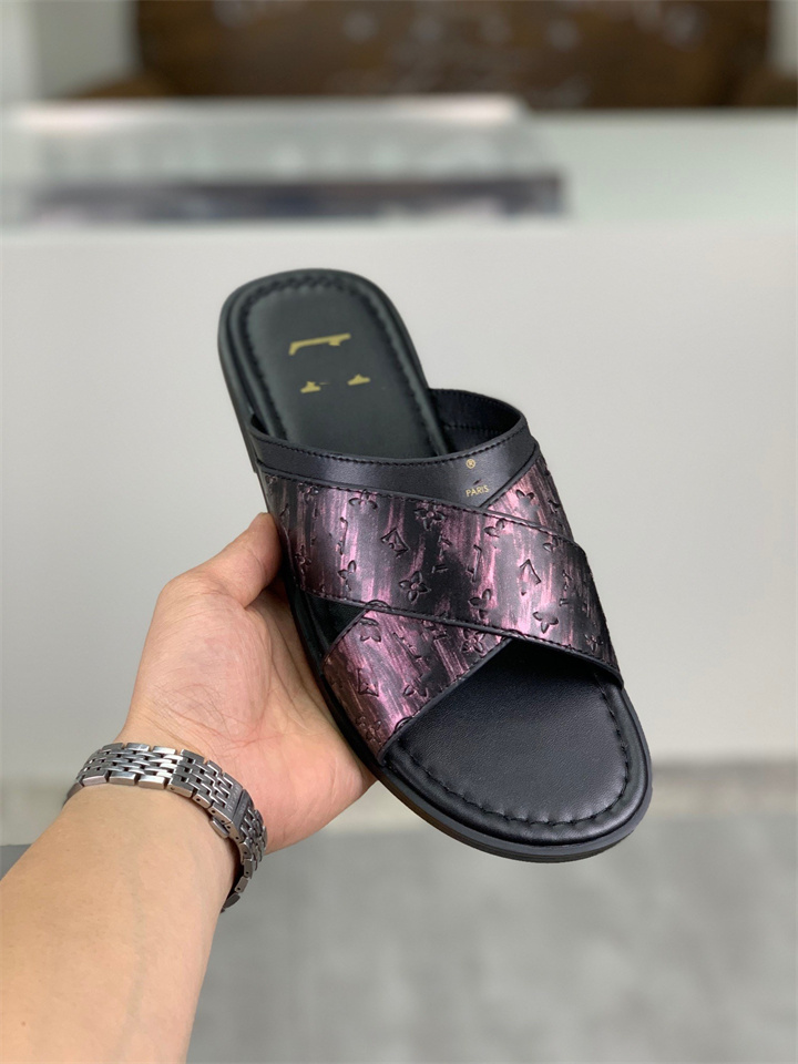 25model Männer Mode luxuriöse Designer weiche Sohle Eva Indoor Slides dicke Plattform Badezimmer Haus Hausschuhe Mann Sandalen 2023 Sommer rutschfeste Flip Flops