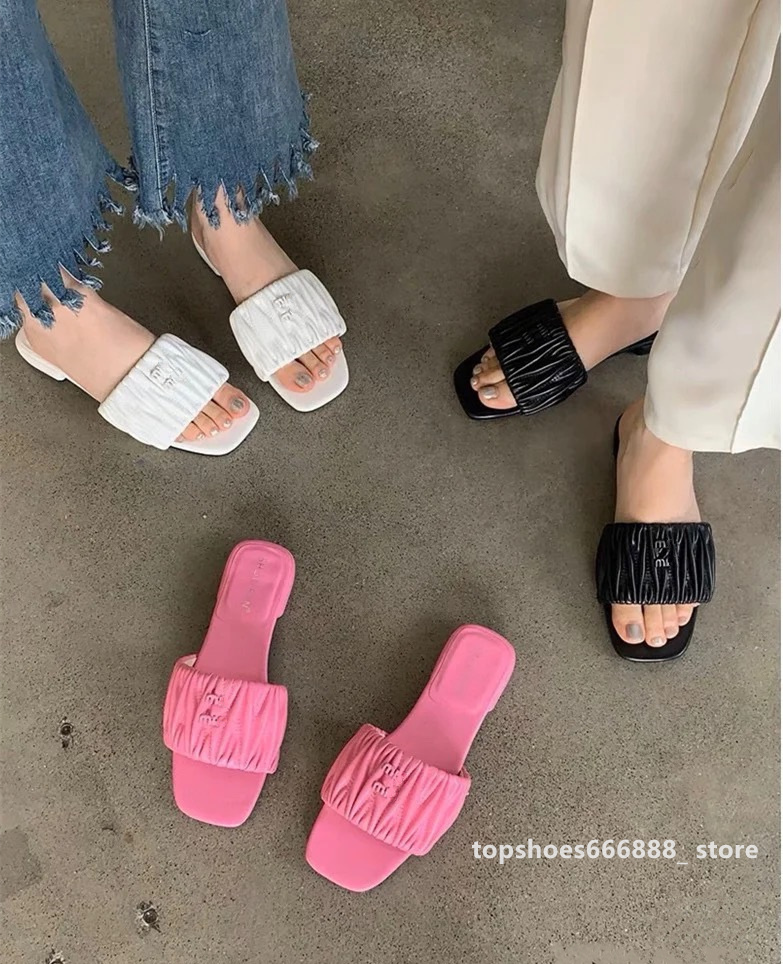 2023 New Luxury designer Sandals Women Summer Slippers Outdoor Summer Beach Shoes Fashion Brand Slip-on Woman Slipper Female Leather Slides Matelasse miu