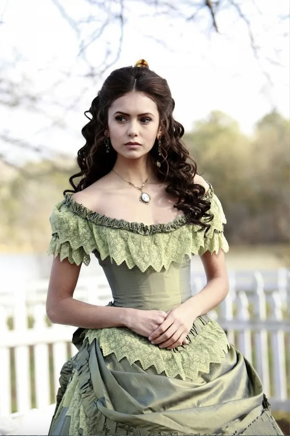 Robe de Quinceanera Vintage Katherine Pierce Corset de l'ère victorienne de l'épaule Celebrity Sweet 16 robes de soirée formelles