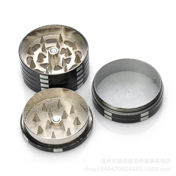 Smoking Pipes Triple layer zinc alloy poker chip cigarette grinder with a diameter of 42MM