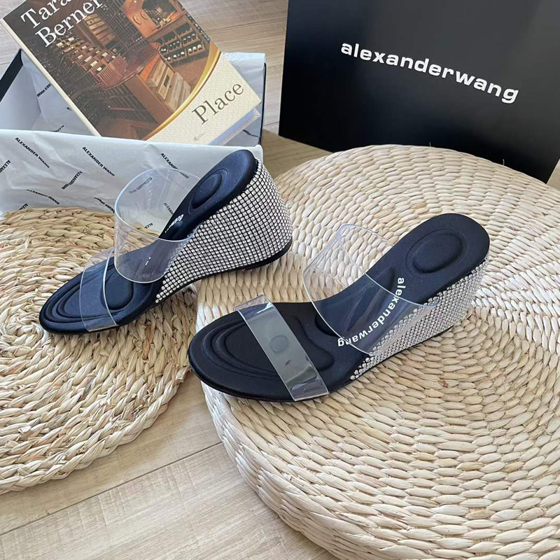 Masowe sandały damskie pompki gianvito rossi kliny kapcie we Włosze popularne Strass Clear Pvc Slowers Designer Summer Win Evening Sandal Sandal High Heels Box UE 35-40