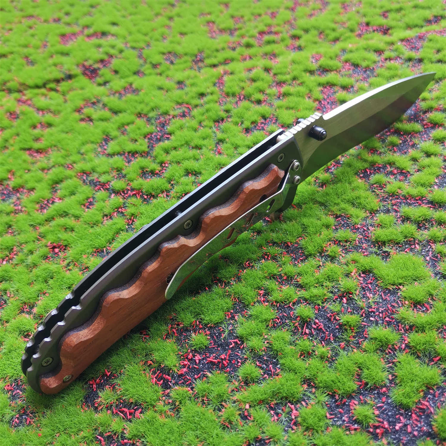 Camping Hunting Knives Camping Knife Survival Tool 8CR15 Steel Folding Knife Wood Handle Outdoor Defense EDC Tool Pocket Knives P230506