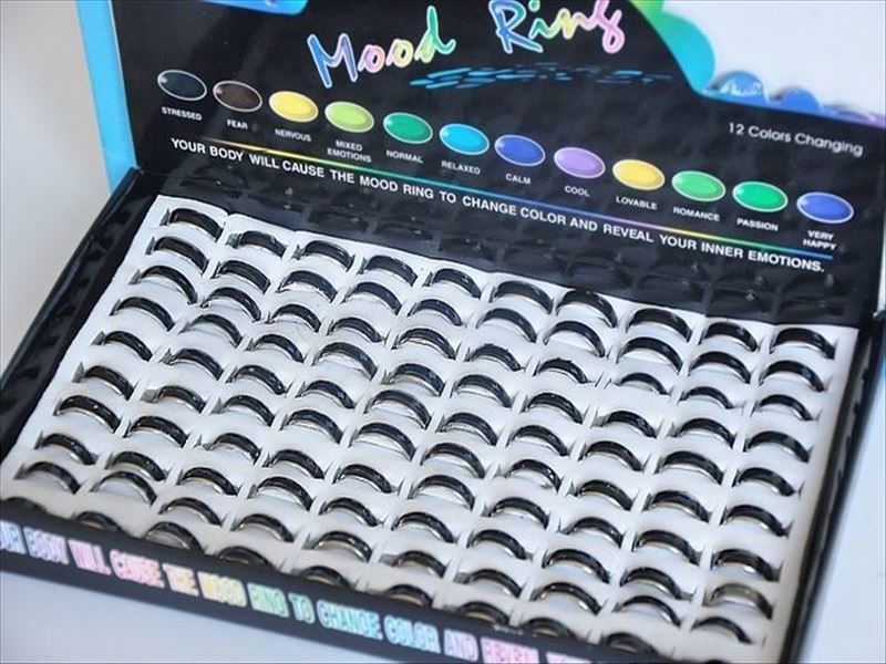 Mood Ring Fashion Change Color enligt ditt blod 6 mm i bredd, 1,8 g/st 100 st/parti