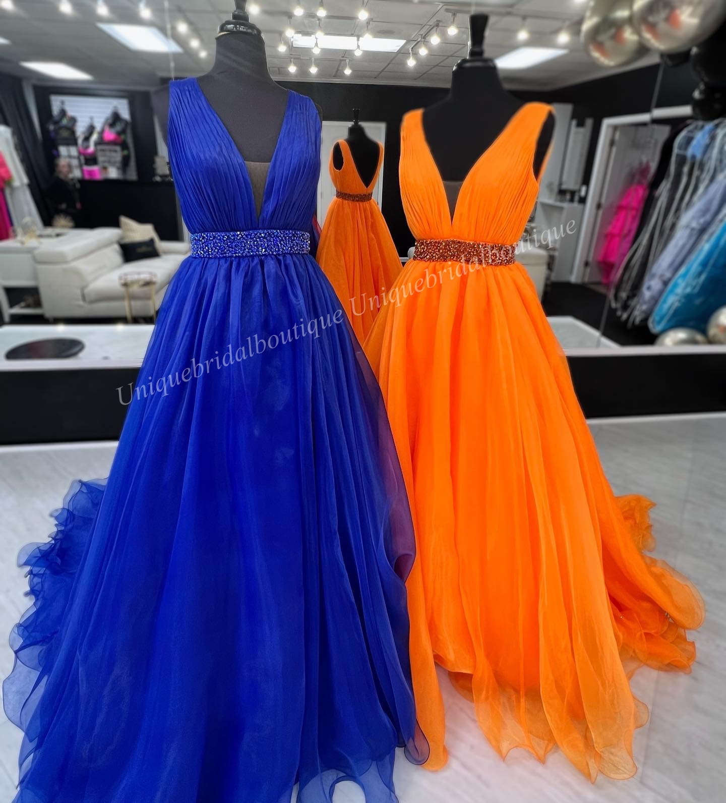 Plunging V-Neck Ballgown Prom Dress 2k23 Orange Organza Crystal Waistband Lady Pageant Formal Evening Event Party Runway Black-Tie Gala Gown Junior Senior Royal Red
