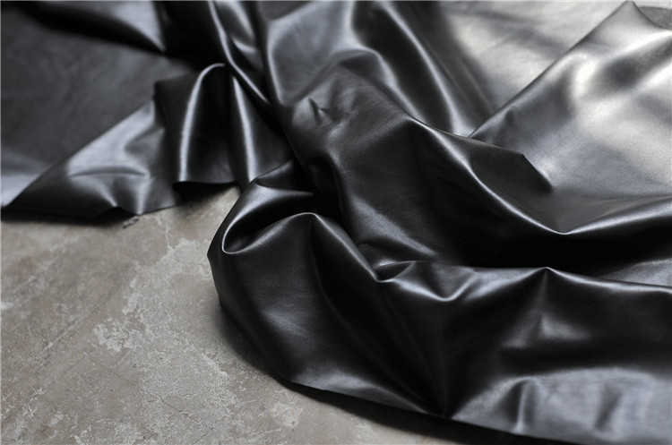 Tyg mörk svart matt högt stretchnät imitation läder tyg-matte lammskinn stil fyrsidig stretch pu tyg p230506