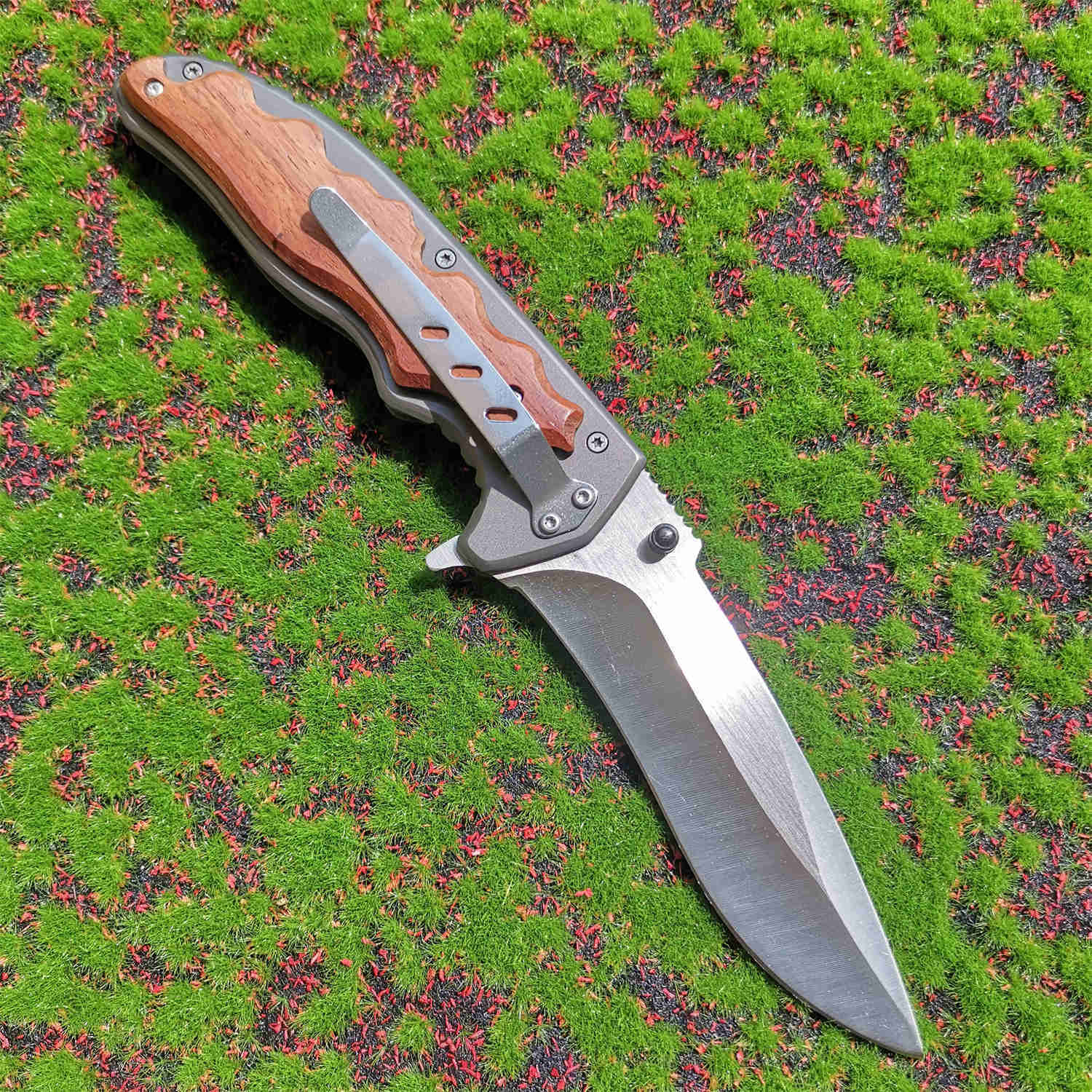 Camping Hunting Knives Camping Knife Survival Tool 8CR15 Steel Folding Knife Wood Handle Outdoor Defense EDC Tool Pocket Knives P230506