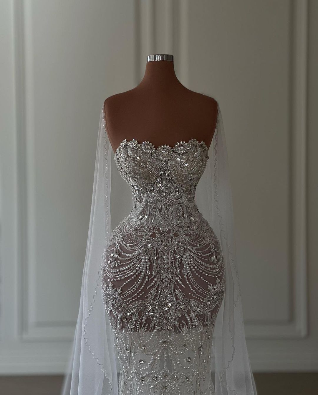 Exquisite Mermaid Wedding Dresses Sleeveless Bateau Appliques Sequins 3D Lace Diamonds Hollow Beaded Shiny Floor Length Bridal Gowns Custom Made abiti da sposa
