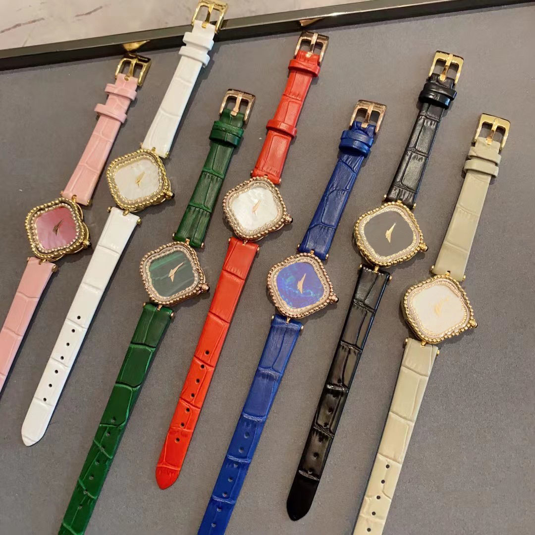 Lüks Klasik Saat Kadınlar için Zarif 4/Dört Yaprak Yonca Tasarımcı Saatler Saatler Bilek saati Moda Bilekleri 904L Paslanmaz Çelik 27mm