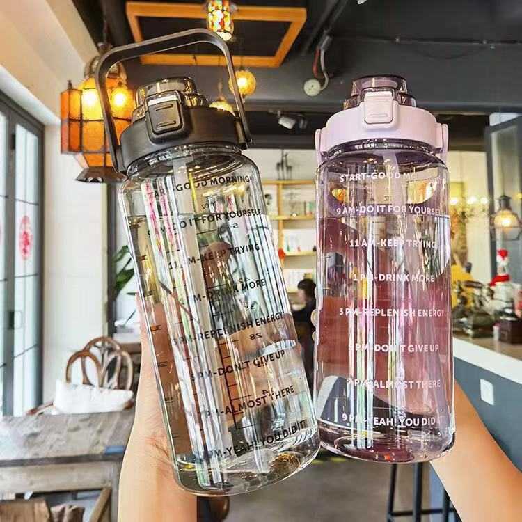 2L Wasserflasche mit Strohhalm, für Damen und Mädchen, große tragbare Reiseflaschen, Sport-Fitness-Tasse, Sommer, kaltes Wasser mit Zeitskala