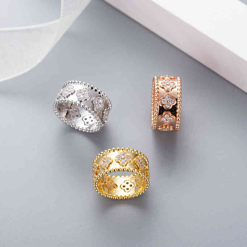 Ringos de designer de anel de trevo de quatro folhas para mulheres 18K Gold Silver Charm River Plate Ring Ring Rings Luxury Rings Valentine Party Designer Jewelry Gift 653