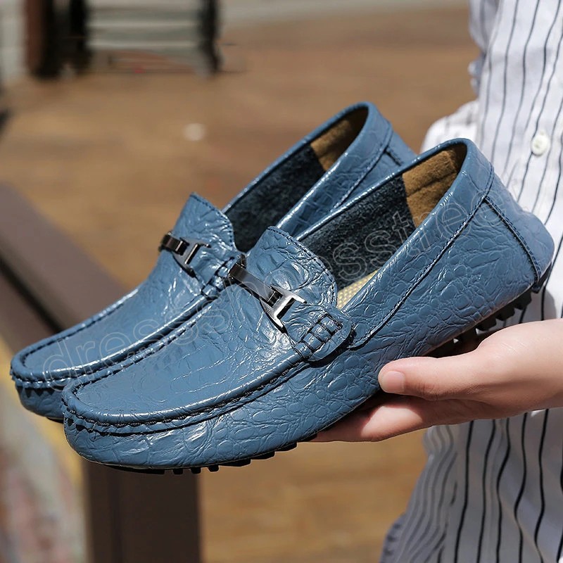 Män casual loafer skor krokodil korn stil mode äkta läder helt ny designer driver mockasins mjuka skor män