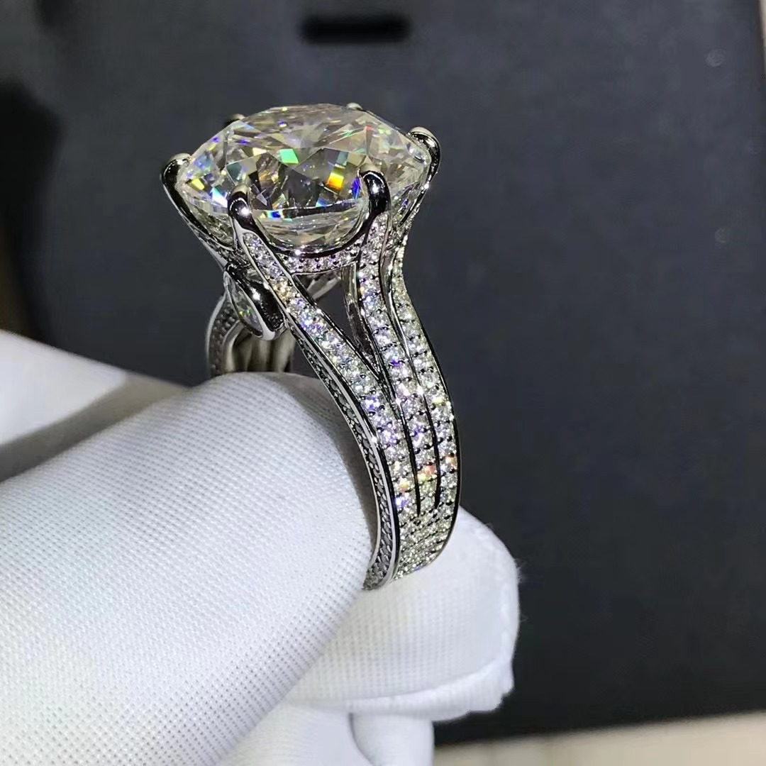Solitaire 12ct Moissanite Diamond Ring 100% Real 925 여성용 남성 약혼 보석을위한 스털링 실버 파티 웨딩 밴드 반지