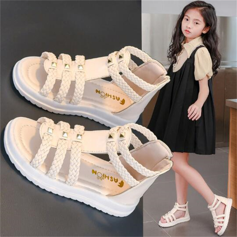 Neue Mädchen Sandalen Sommer Kinder Schuhe Nieten Strand Hausschuhe Weicher Boden Kleinkind Kleinkind Rutschen Prinzessin Roman Schuhe Slip on Kinder Casual Sneaker