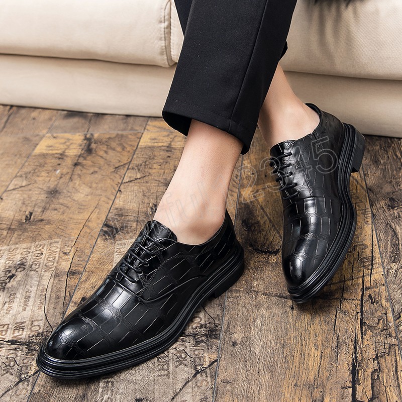 Men kleding schoenen veter oxfords handgemaakte brogue stijl paty lederen trouwschoenen mannen flats lederen oxford formele schoenen mannen