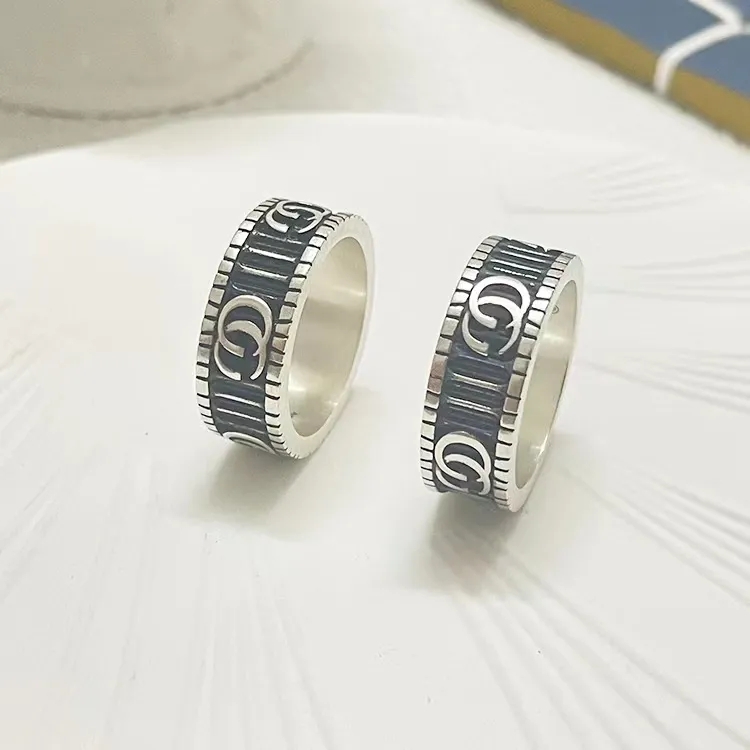 Retro Pop Vertical Line Oxidierter alter Doppel-G-Ring für Paar-Ehering für Männer und Frauen