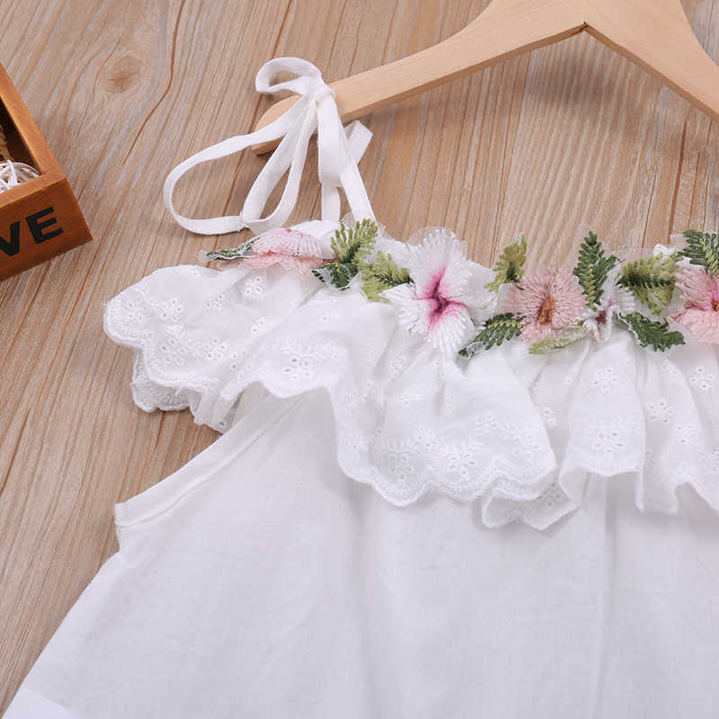 Kleidungssets Humor Bär Modestil Mädchen 3D-Blumen Sling Top + Jeansshorts 2-teilig Lässige Kleinkindkleidung