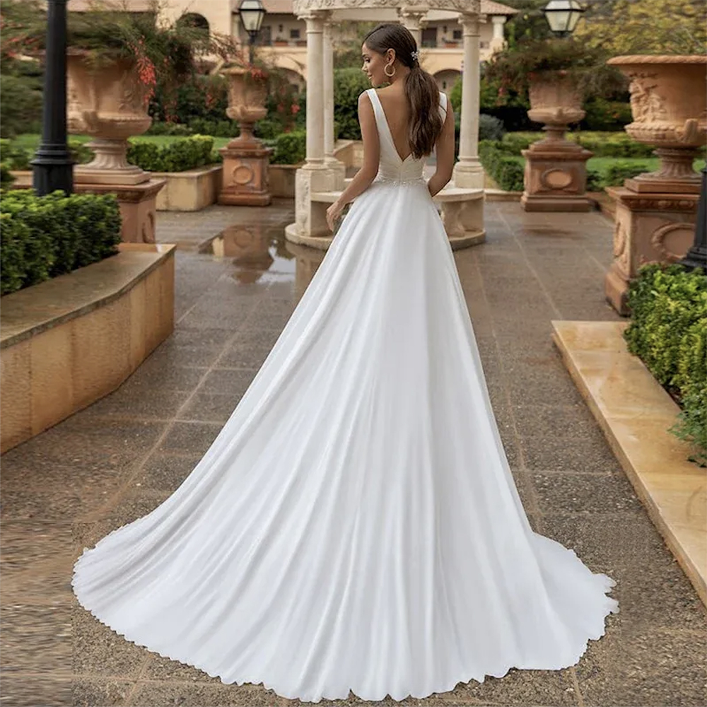 Einfache böhmische Strand-Brautkleider in A-Linie mit Spitze, tiefer V-Ausschnitt, Falten, drapierter Satin, rückenfreie Schärpen, Sweep-Zug, Boho-Brautkleider, zweites Empfangskleid nach Maß