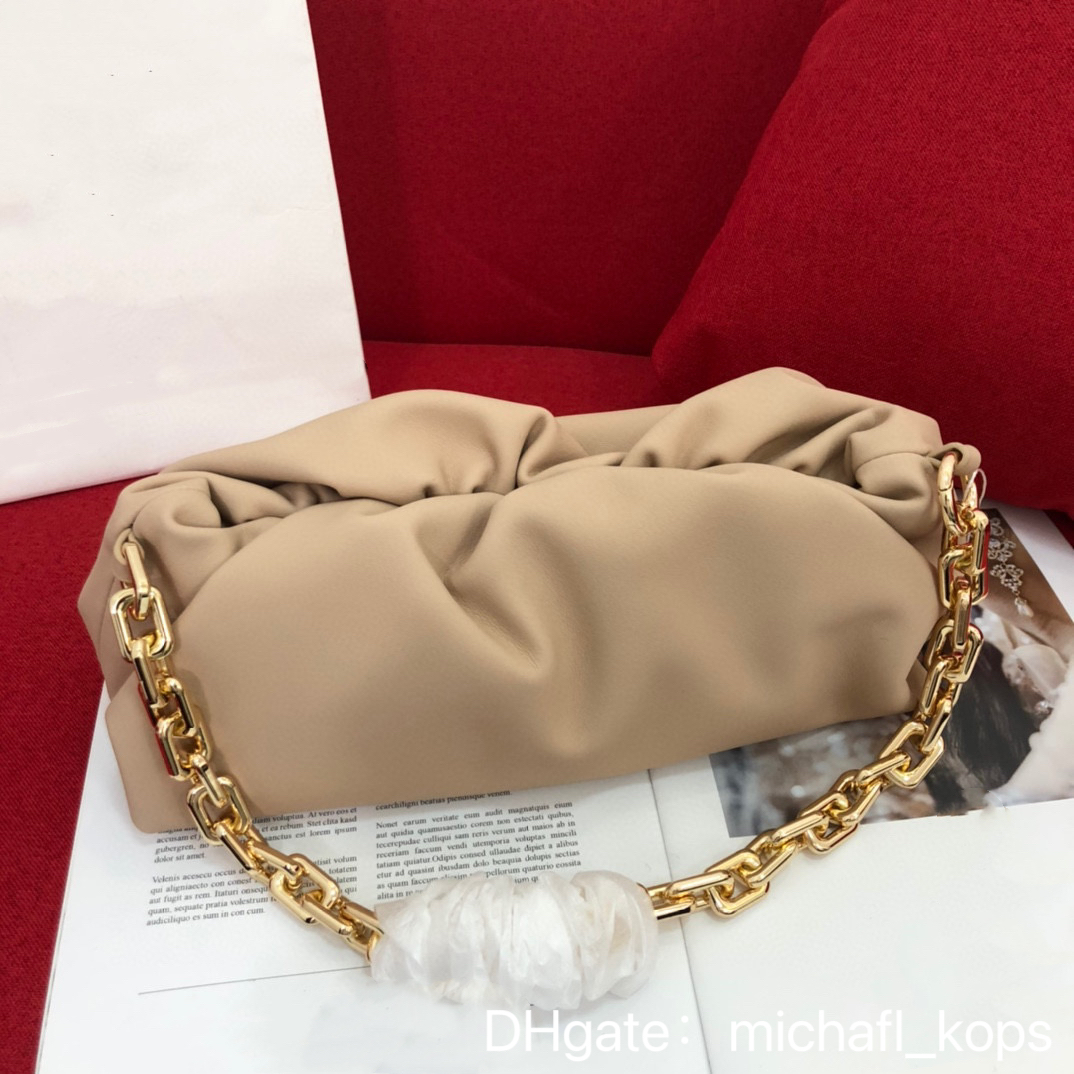 10A Fashion Cloud Bag Chaîne pour femme Sac à bandoulière Grande capacité en peau de mouton souple Bandoulière amovible Banlieusard Haut de gamme Designer Bag ID michafl_kops