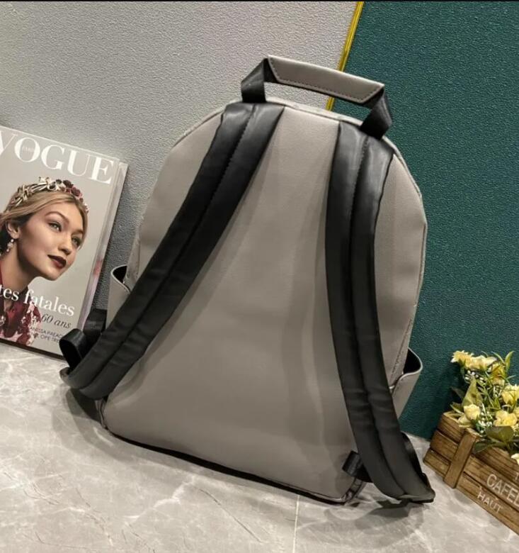 Discovery 7A Genuine Leather men Backpack embossed Leather Designer Men Backpacks Luxury Satchels School Bag For Man Laptop Bags Travelling bag