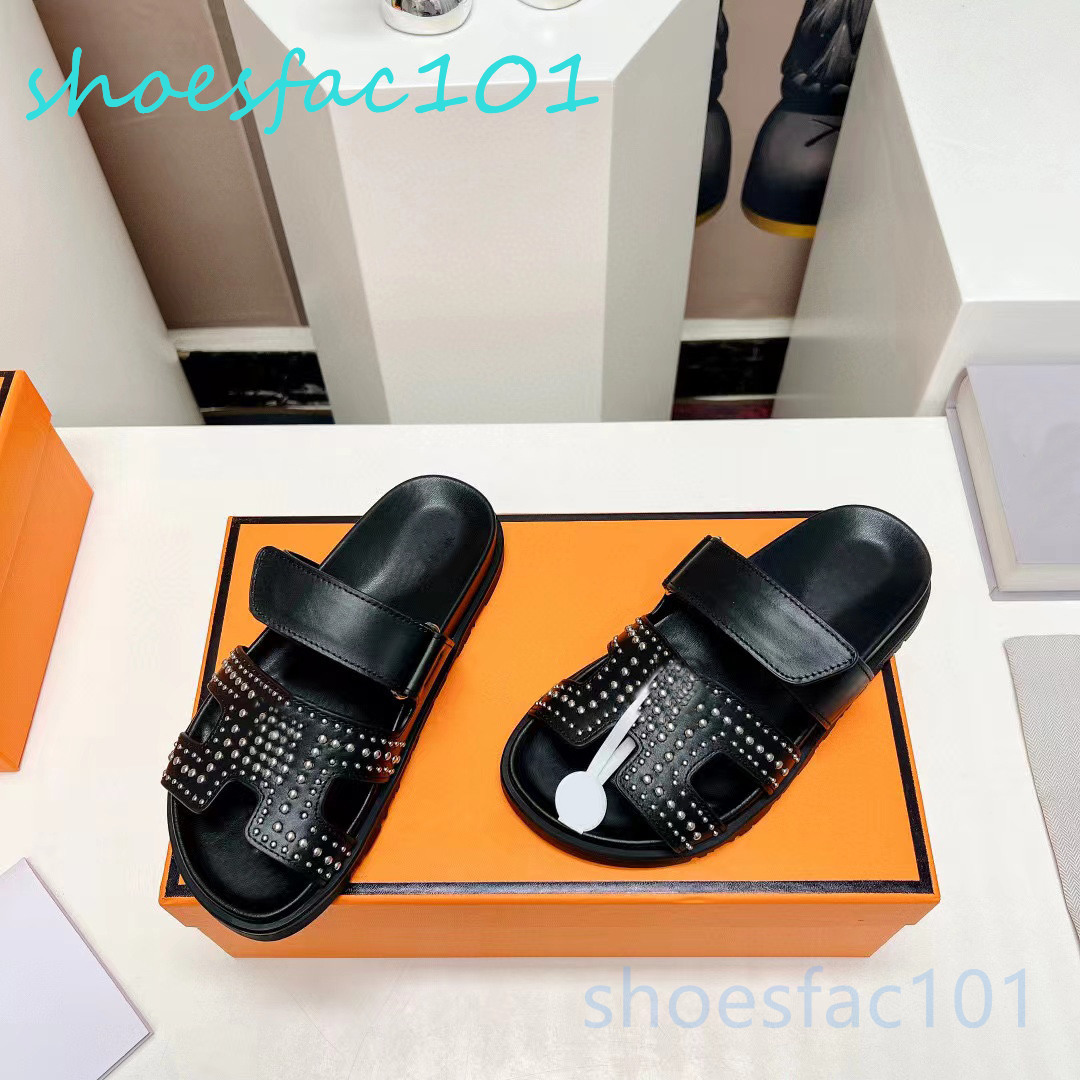 Oran Slides Designer Sandaler Senaste kvinnliga tofflor av högsta kvalitet Black Man Sandal 100% kalvläderplattform Flip Work Summer Fashion Casual Beach Platform Slipper 10A