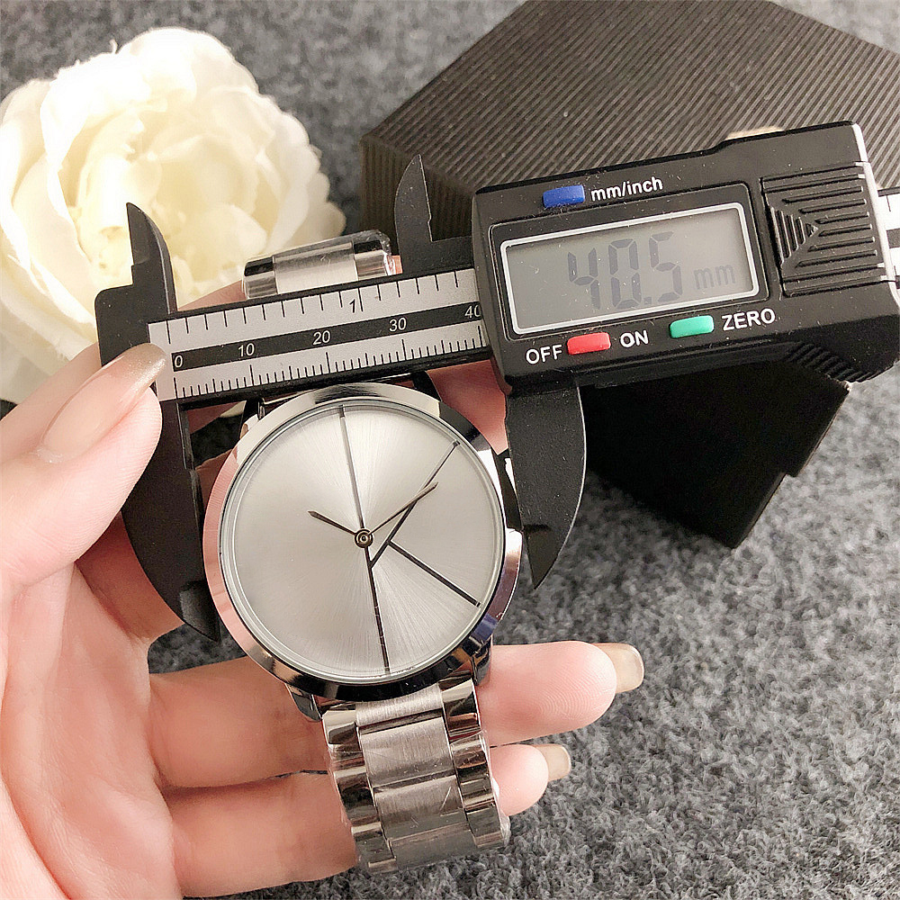 Moda pełna marka zegarek na nadgarstek Men Style Style 40 mm luksus z logo stalowym metalowym zespołem kwarcowym C22295W