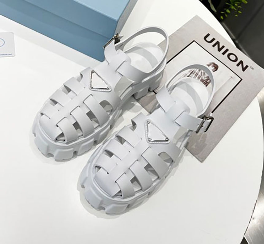 Sandaler tofflor Klassiska Dam Lyx Sommar Damtofflor Berömd Designer Vintage Gummi Romerska Skor Strandmode Triangel Rund Toe Muller Sandal Stl 35-40