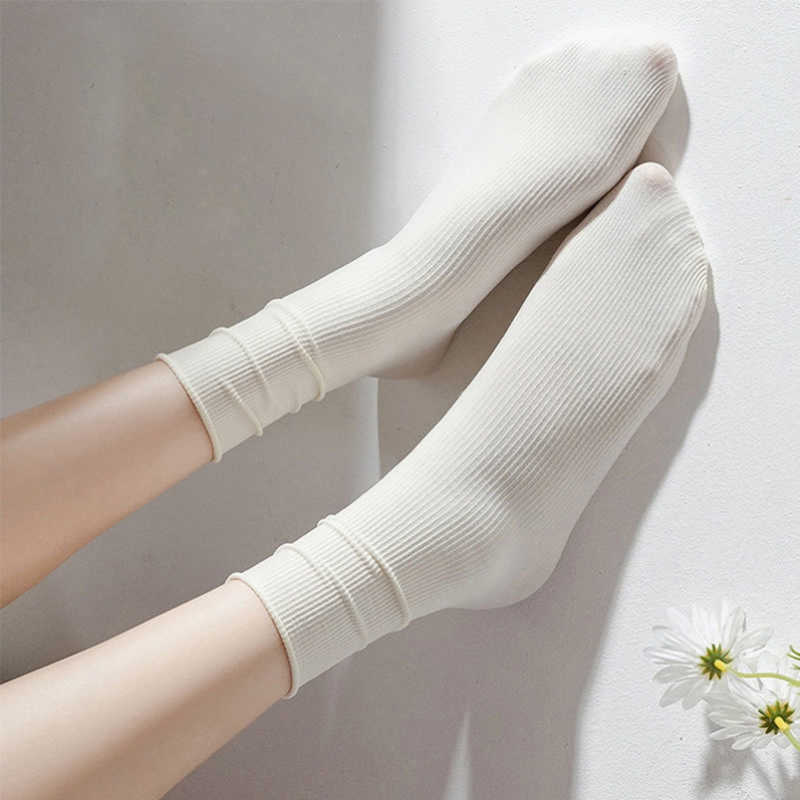 Socken Strumpfwaren 4 Paare/Satz lose ohne Pilling Socken stricken dünne Rippe Frühling Sommer Damensocken hohe Röhre Streetwear weiche Socke P230511