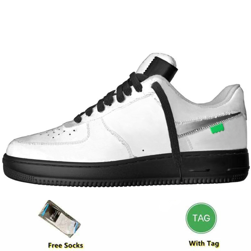 2023 Men Women Running Shoes 1 Classic Triple White Black Mens Trainers Outdoor Sports Sneakers Walking Grougging Platform 36-45