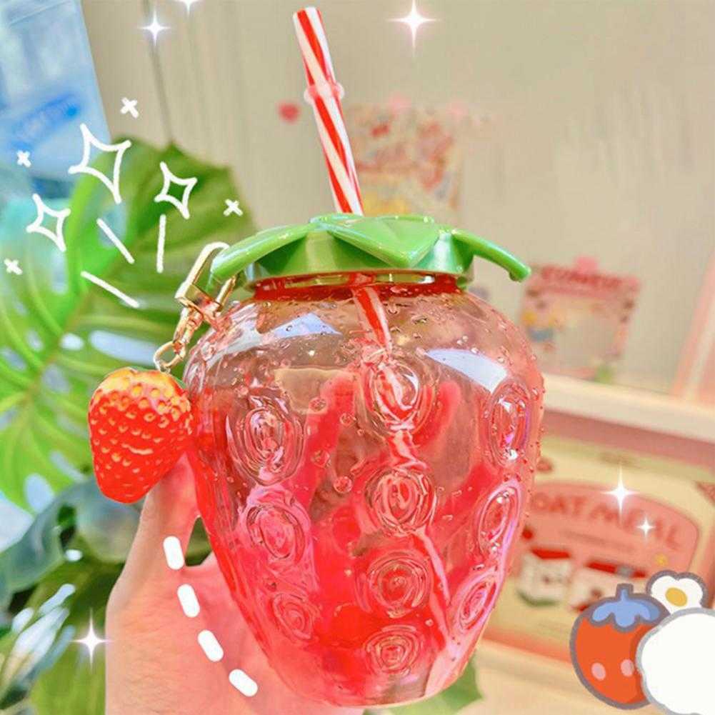 Nouveau 500 ml Kawaii fraise bouteille d'eau mignon fraise paille bouteille d'eau PP lait café paille tasse jus Drinkware cadeau de noël