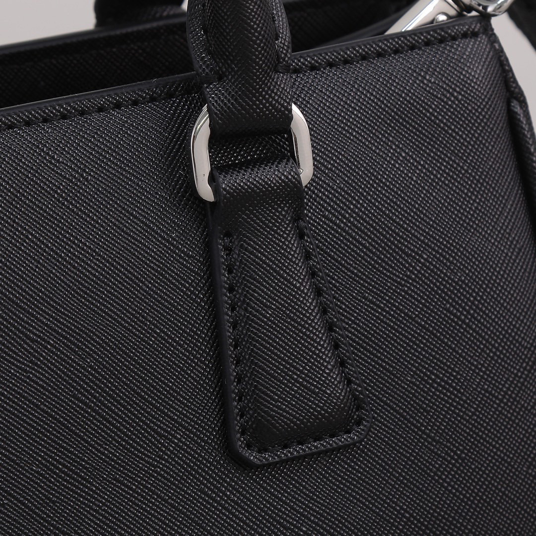 オリジナルの豪華なデザイナーバッグトートバッグファクズ高品質のハンドバッグ女性ショルダーバッグキャパシティショッピングメッセンジャーバッグ財布無料船